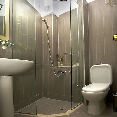 Astron Hotel 3*