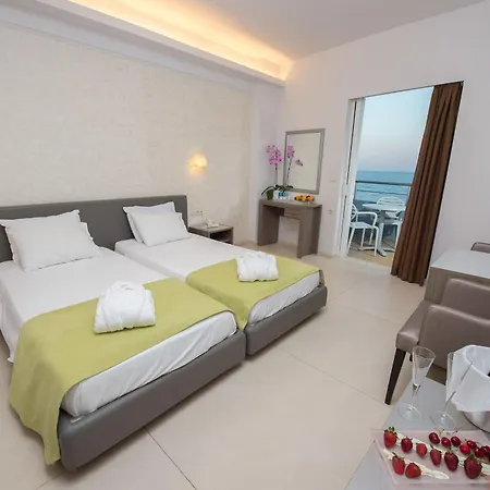 Astron Hotel 3*