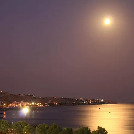 Astron Hotel 3*