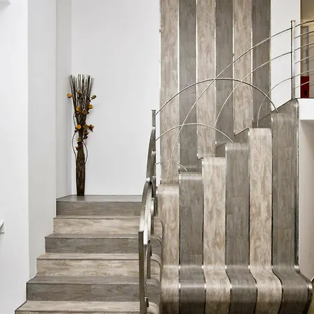 Astron Hotel 3*
